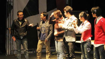 《办公室有鬼2》首演观众反客为主玩转剧场(图)