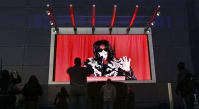 迈克尔-杰克逊宣布在伦敦举办“谢幕”演出(图)